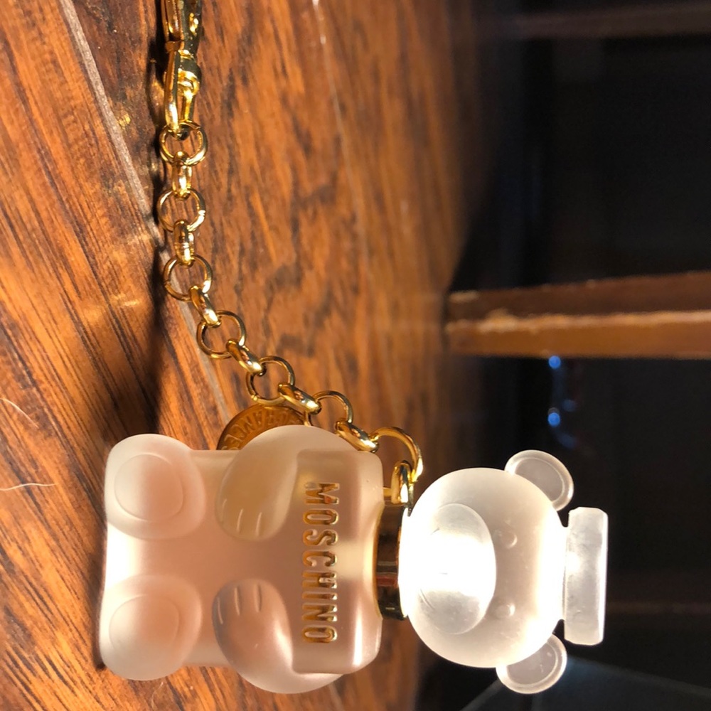 Moschino Keychain 💖✨ - Picture 2 of 2